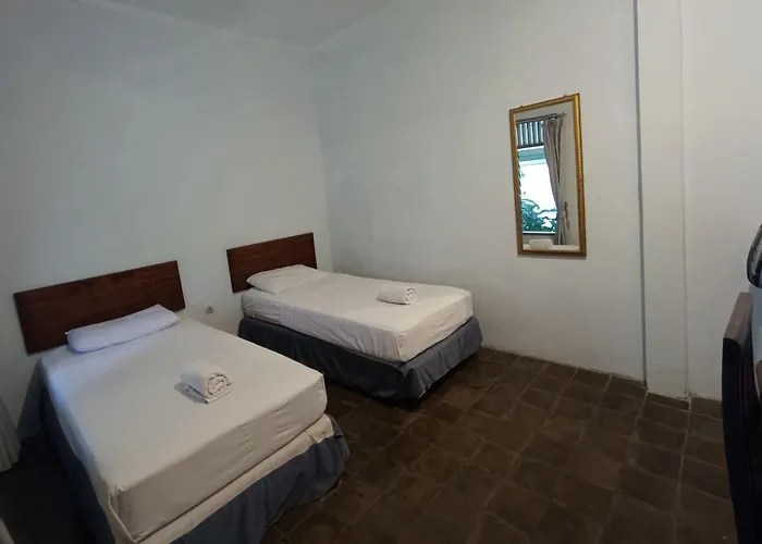 Ndalem MantrigawenHotel Jogja