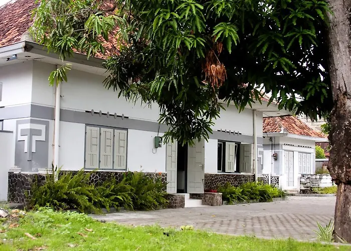 Ndalem MantrigawenHotel Jogja